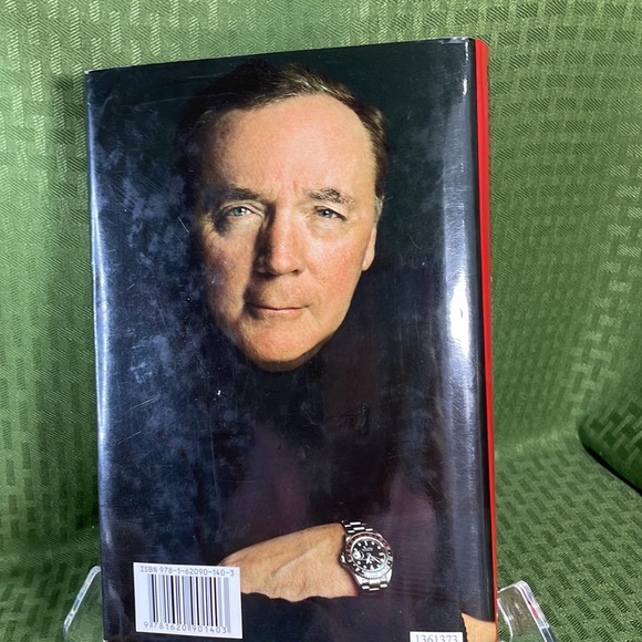 I, Michael Bennett (Large Print) by Michael Ledwidge; James Patterson - Picture 2 of 7